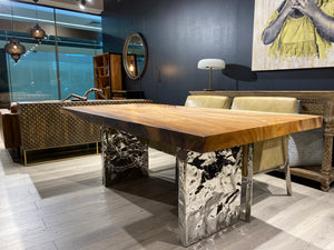 COEUR - Table de salle à manger en bois de chamcha avec pieds en métal martelé