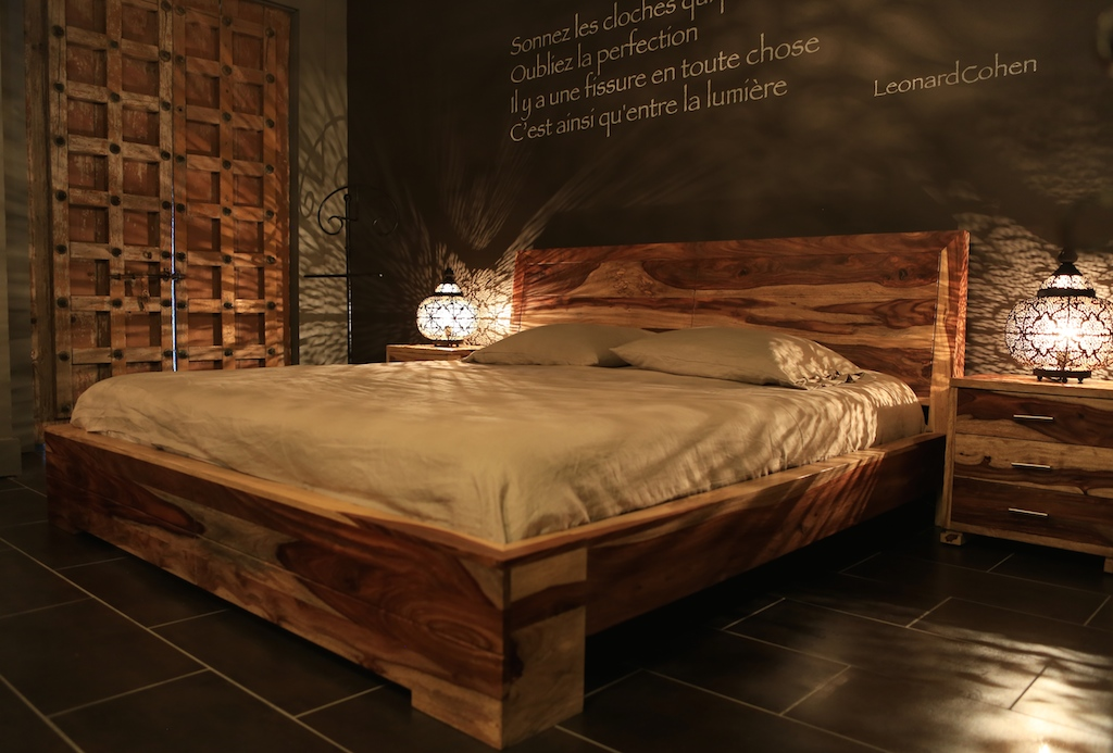 Basic sheesham wood bed
