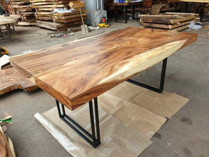 ART- Bord droit, forme libre à l'intérieur, table à manger en bois de Chamcha