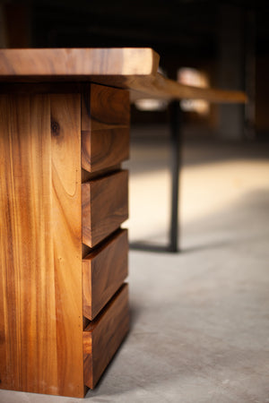 COEUR - Chamcha wood desk with 4 drawers