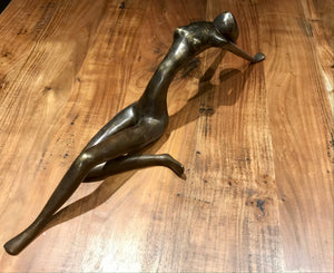 Sculpture de femme nue en bronze coulé 