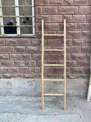 ROMY - 5 ft Blanket Rustic Ladder