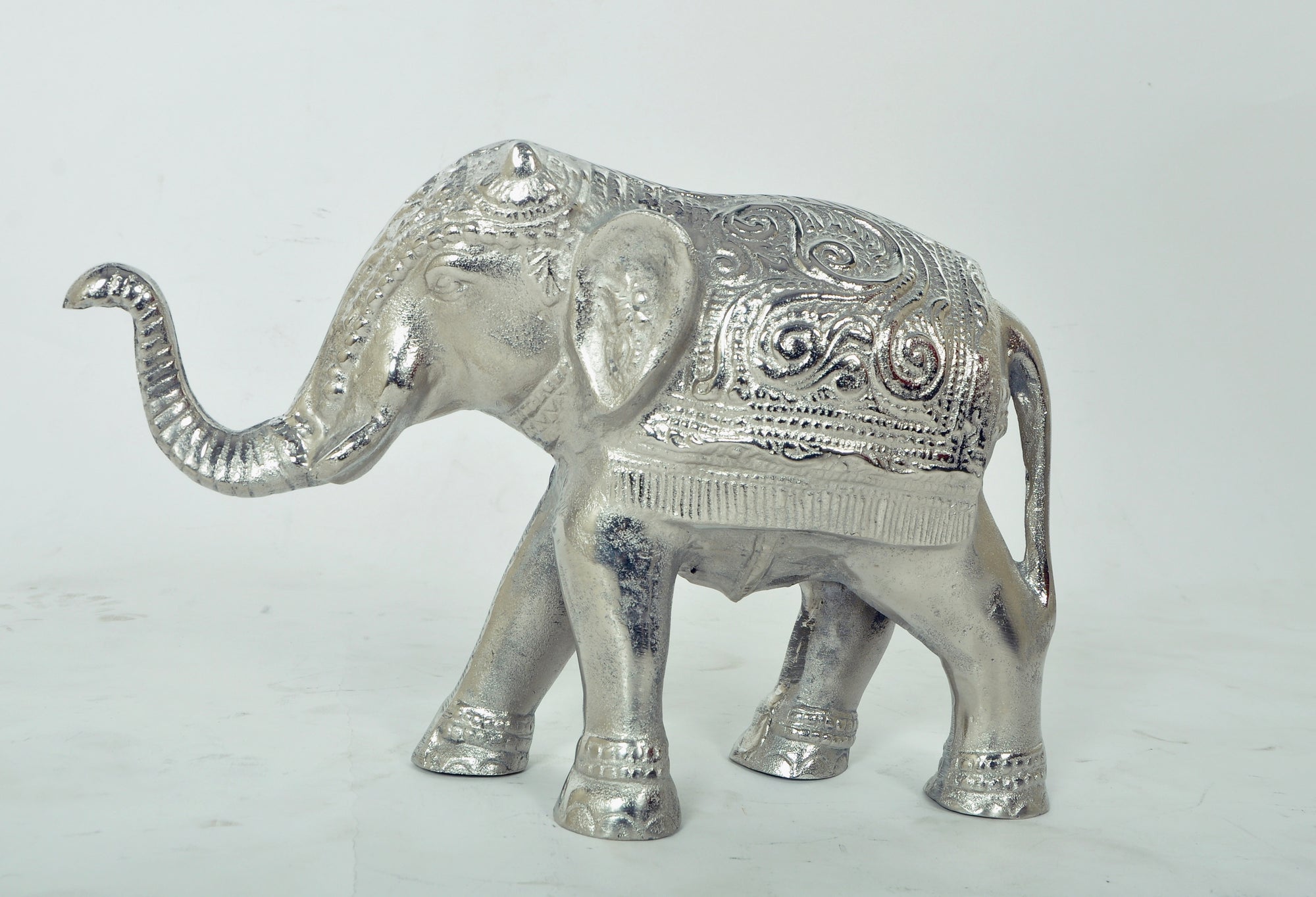 Statue d'éléphant en aluminium faite à la main